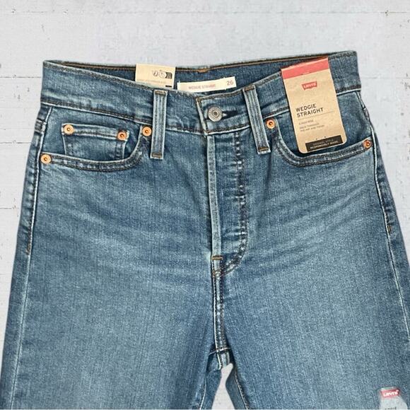 NWT Levi's Women's Jeans High-Rise Wedgie Straight Cropped Raw Edge Hem Size 26 - Picture 7 of 15
